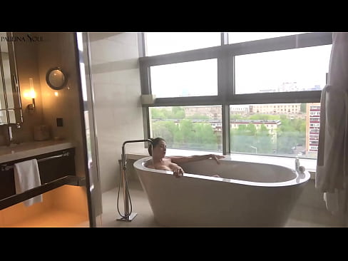 ❤️ Ogromna laska namiętnie waląca sobie cipkę w łazience ❤️  Sex at pl.camasexys.top ❌❤